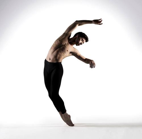 balletboys1:Victor MenezesEnglish National Ballet
