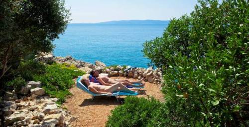 Naturist beaches and how to find them 😍