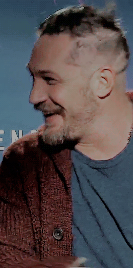hardyness:  Tom Hardy’s laughing