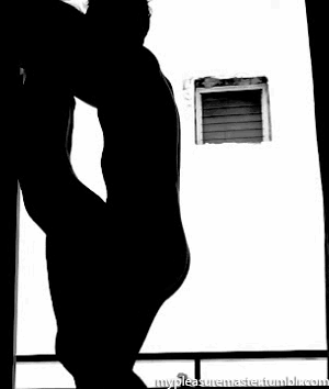 sexy-pictures:     Let’s just say she’s not getting far through the door before