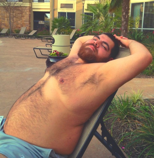 chubbyaddiction:  rubear1369:  Working on my body  It works, lol… 