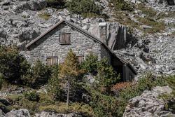 cabinporn:  Stone cabin in Berner Oberland, Bern, Switzerland. Contributed by Jannis Portmann.