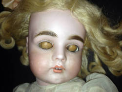 hazedolly: Eerie antique bisque dolly, eyes