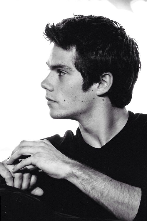 HAPPY B I R T H D A Y TO AMAZING AMUSING AWKWARD HOT RESILIENT CUTE GIRLS DAYDREAM DYLAN O'BRIEN