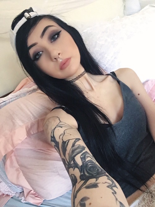 Sex horrorcutie:  Bless up  pictures