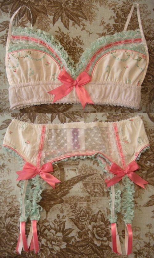 la-petite-fille-de-loup:  Mint and pink floral garter and soft bra setAvailable at