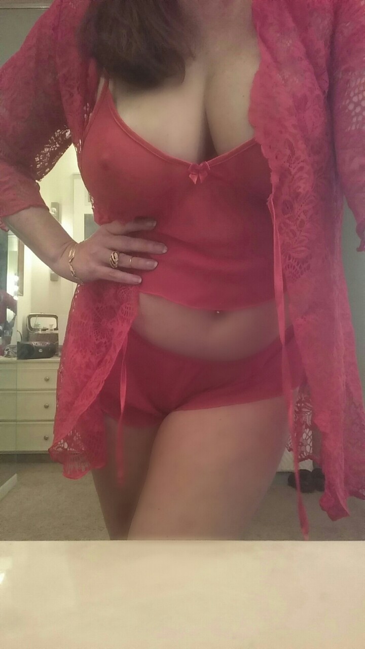 webothdate:  shyhousewife:  One of my favorite little outfits. Plus feet by request