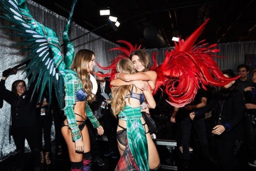 Josephine, Gigi &amp; Taylor backstage at the Victoria’s Secret Fashion Show 2018.