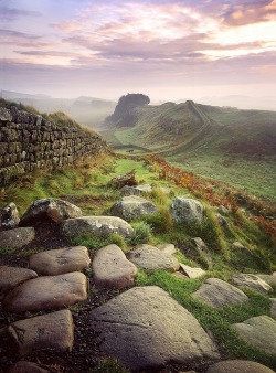 pagewoman:  Hadrian’s Wall, near Housesteads, Northumberland, England (by fuggledog). 