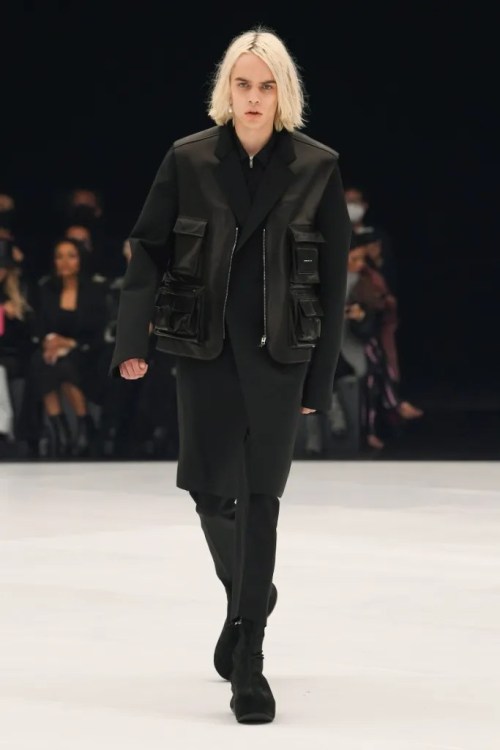 fashionablymaleofficial: (via Givenchy RTW Spring 2022 Paris)