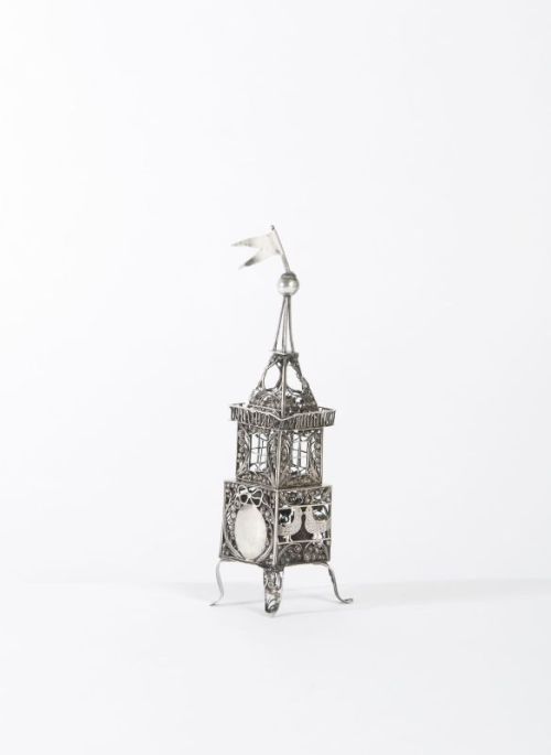 ir-hakodesh:Two German 19th century silver Havdalah spiceboxes