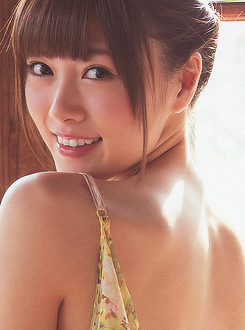 oshiri-sisters:  1/∞ - Shiraishi Mai 