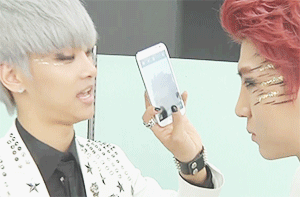 irhoonn:  VIXX taking selcas backstage 