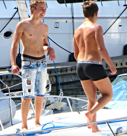 bbqhogroast:  lucydonaghan:  bulginboys: When your parents let you live a soft life, it’s hard