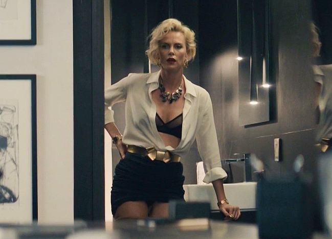 Actress Charlize Theron Wild Sex From Behind In Gringo (2018) Passionate babe Charlize