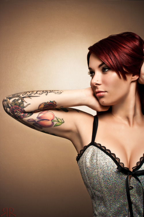 XXX tattooedwomenarebeautiful:  Modèle: Ashley photo