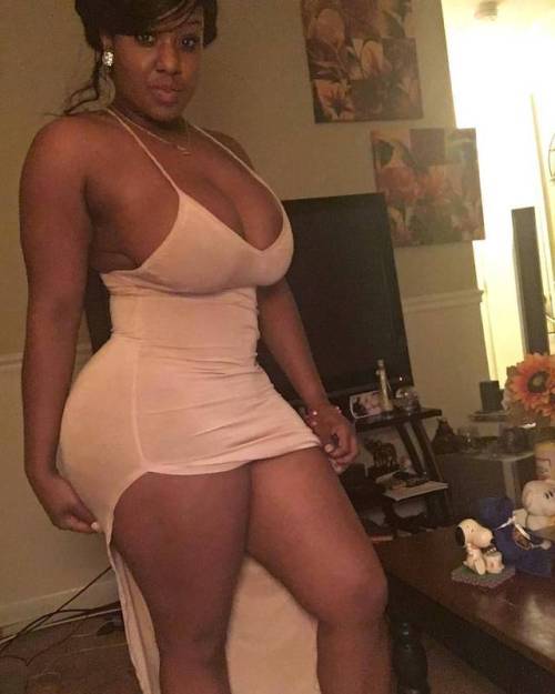 thickerbeauties:  Sexy! 😍😍😍 @minniemars_ adult photos