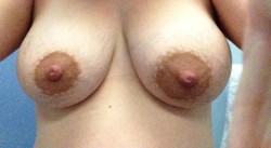 isnapkiknudes:  Fwd: My lactating boobs