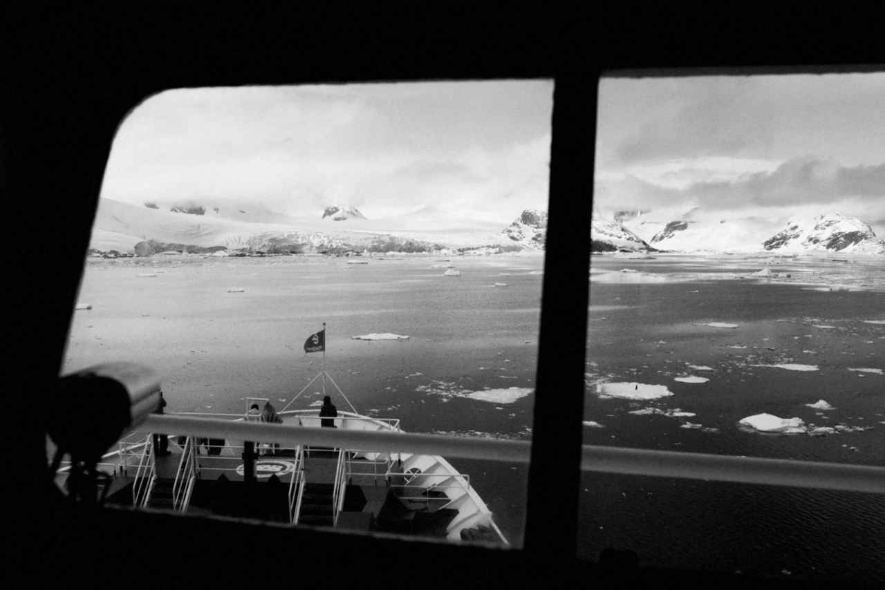 mpdrolet:  Antarctica Collin Hughes 