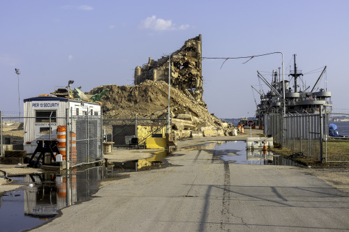 The “towering inferno” building from the movie “Ladder 49″ is no more.PRR Grain Silo, New Kirk Ave.,