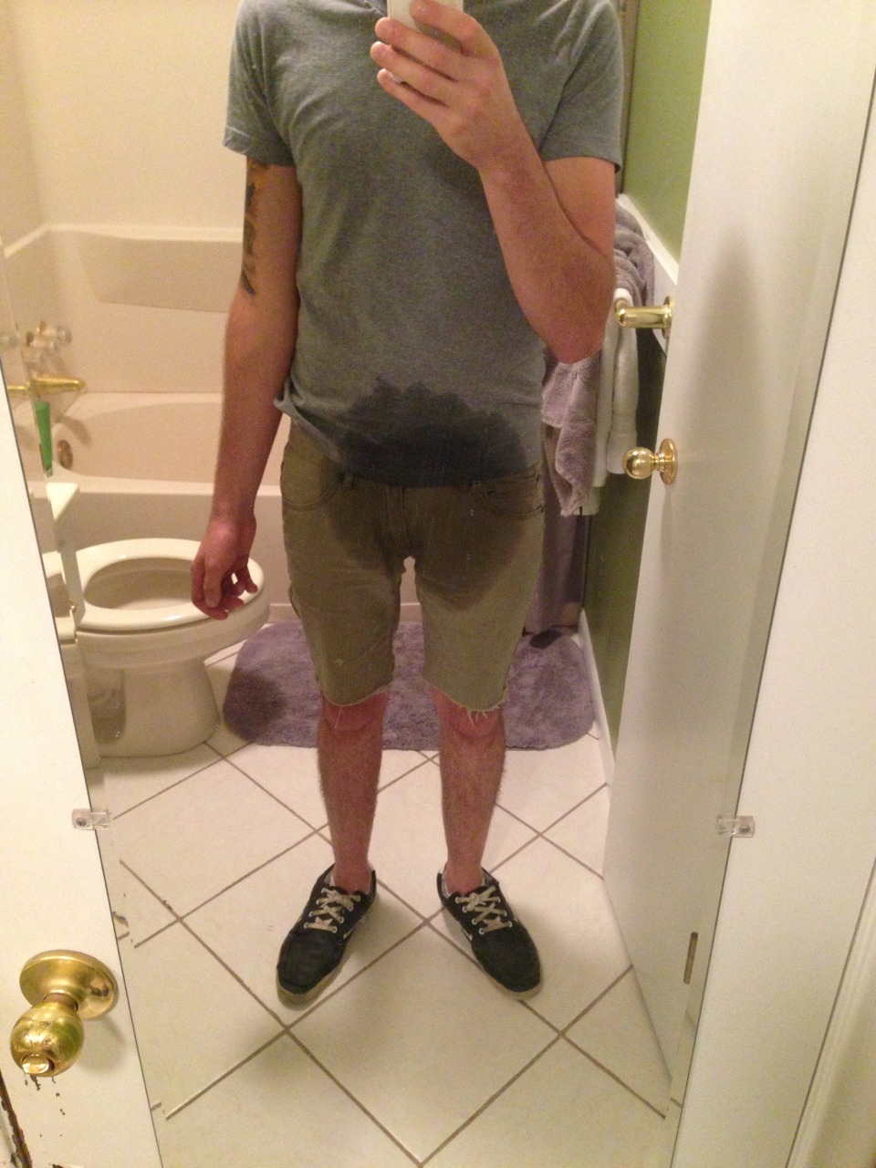 wettingmike:  Had a little bit of public pants wetting/messing fun in my shorts and