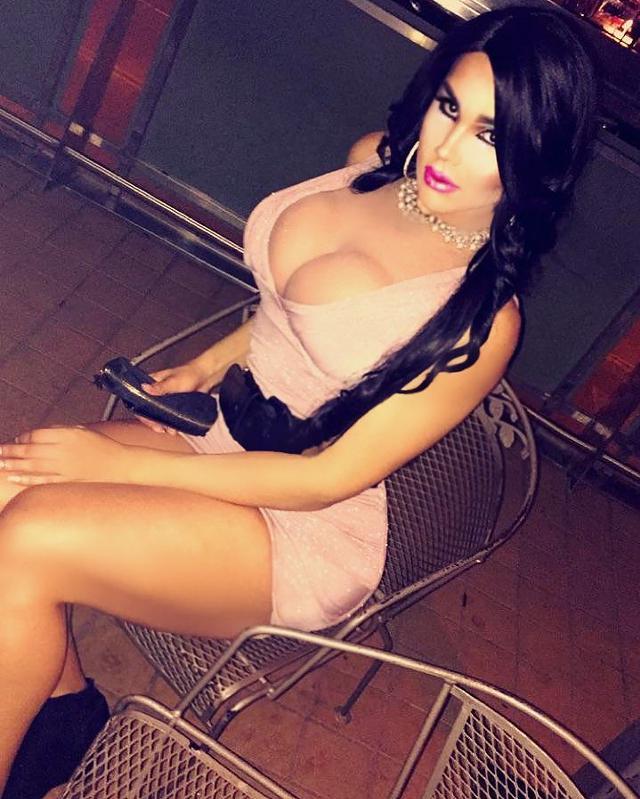 jbicurious:  dreamtgirls:  TS Monica, Transexual Escort  I want a night with this