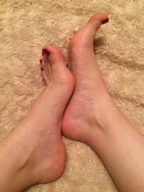 ariadnexv:  Selling feet pics! DM for requests. I’ll take special videos and photos, and paint my to