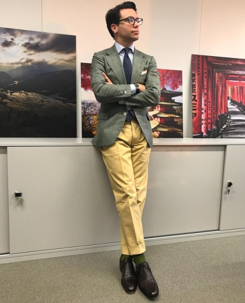 Fully Neapolitan today! @ambrosinapoli cotton trousers @sartoriaformosa sport coat @avino_laboratori