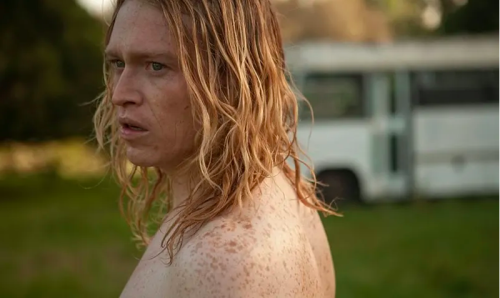 Caleb Landry Jones dans “Nitram” de Justin Kurzel - traitant de la “Tuerie de Port