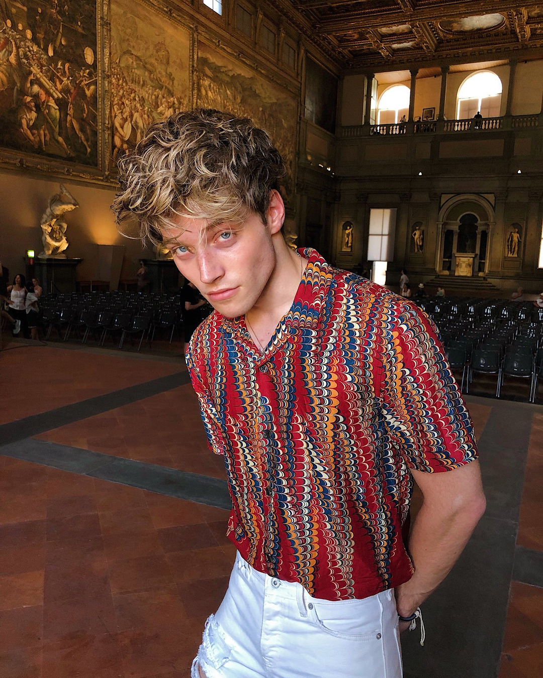  Froy Gutierrez  