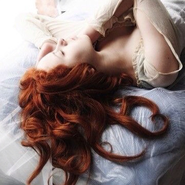 cnath69:  je suis partie 👣à la pêche 🎣aux rêves💭😴💫 ✨🌙✨ ….📴