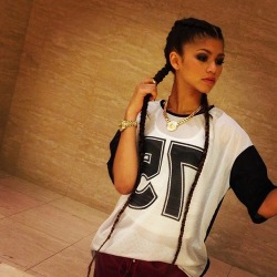 TEAM ZENDAYA