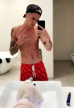 hotfamousmen:  Kian Lawley