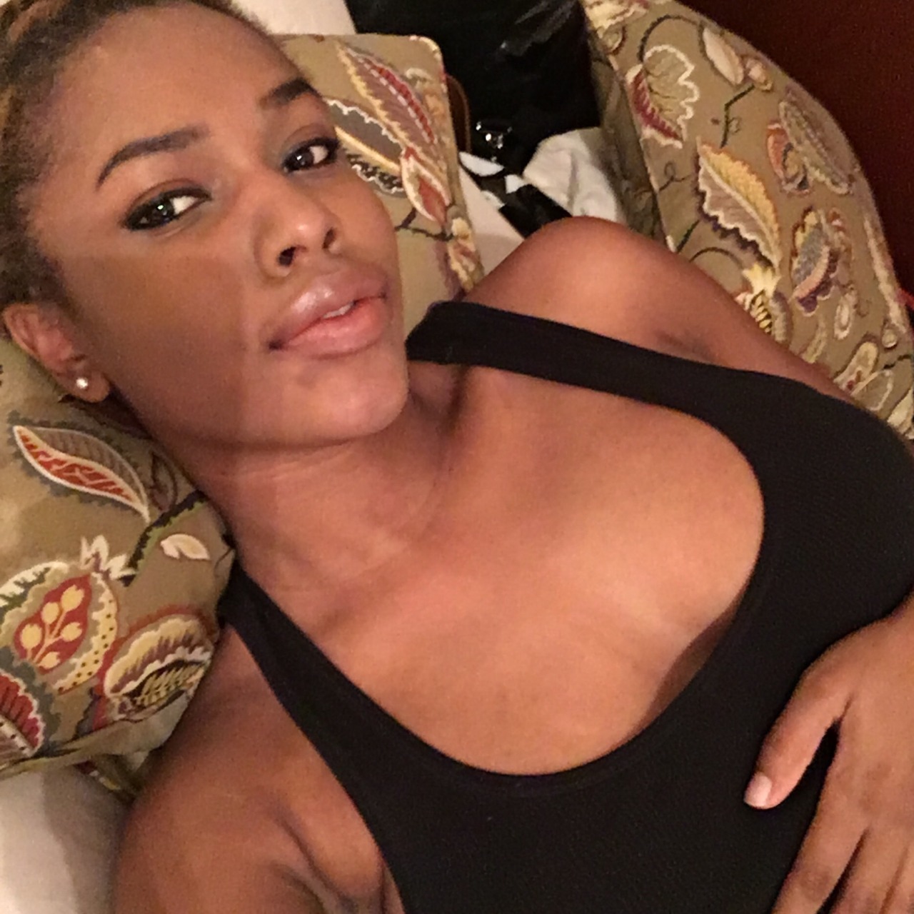 phd-bitch:  deadas:  yo  Good evening Queen.