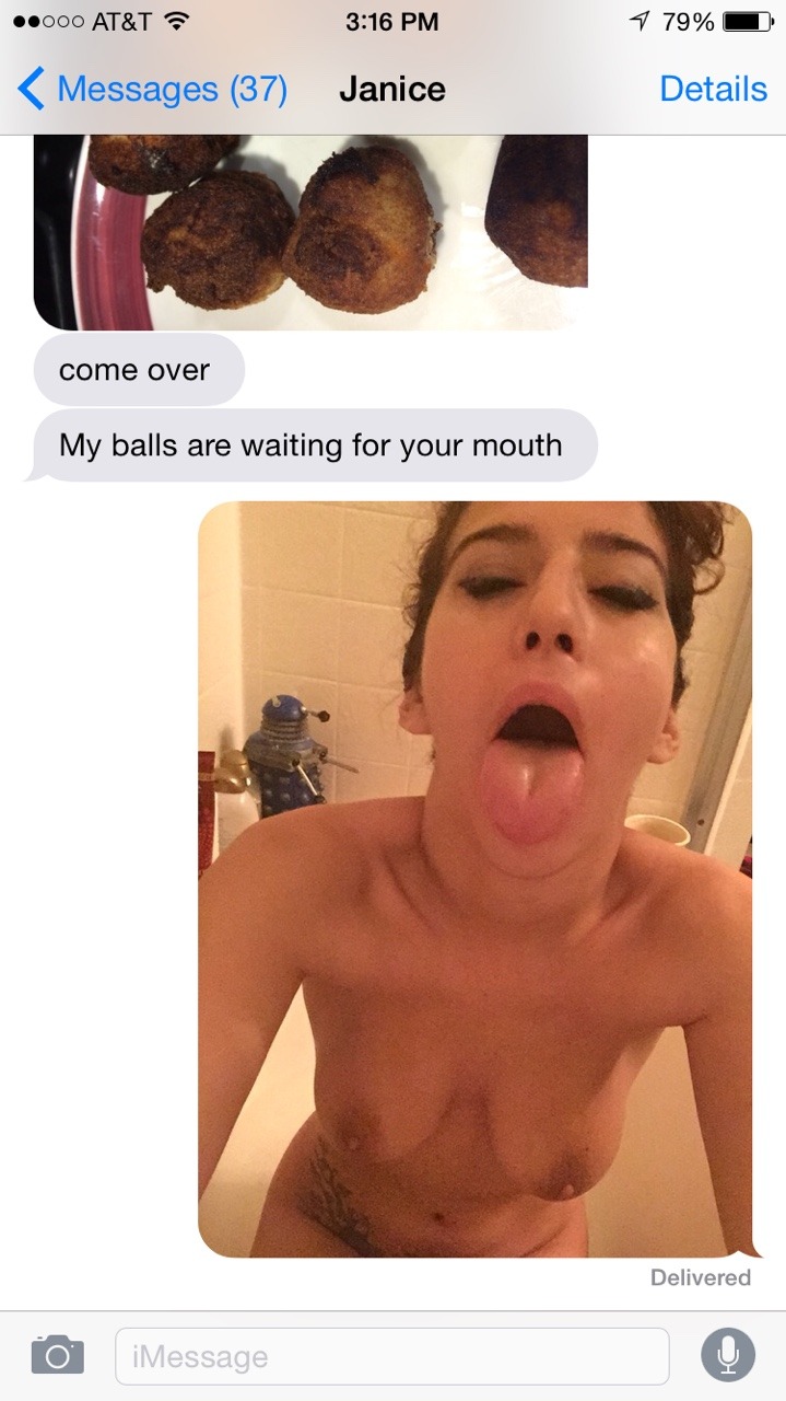 NSFW: snapshot of mine &amp; @thejanicexxx&rsquo;s friendship aka true love
