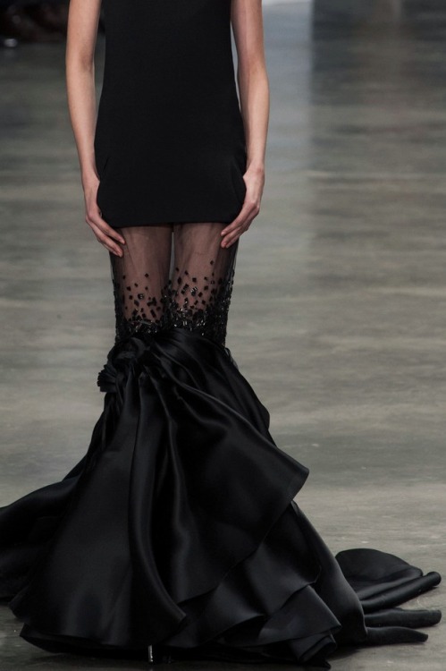 darkclothes:hautekills:Stephane Rolland haute couture s/s 2013black clothes