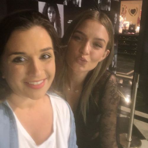 lanaya13: Me a girl with the worst confidence issues, meeting her favorite  @victoriassecret angel @