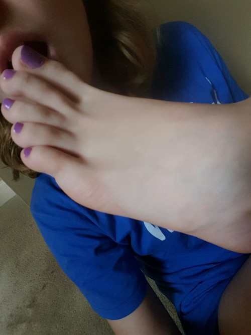 Porn photo girlsfeetloverr:  Absolute perfect😍😍