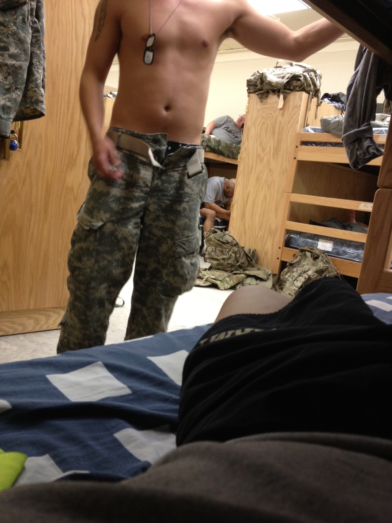 anonymousanybody:  my dick was so hard in these pix. I love my deployment fuck buddy.