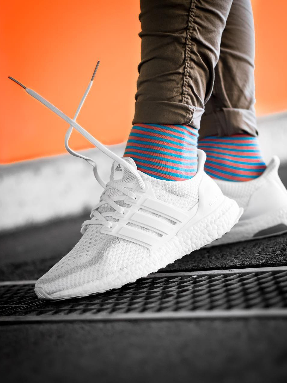 ultra boost triple white 2.0