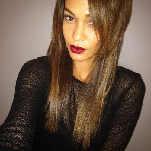 mirnah:Top model Joan Smalls is teaming up with Estee Lauder for her own range of lipstick. She anno