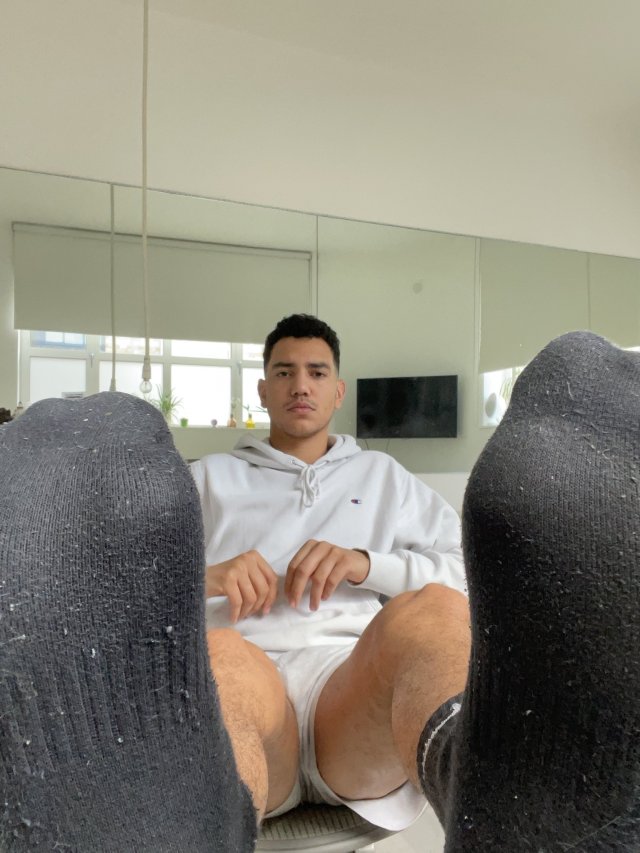 hotmenandfeet: