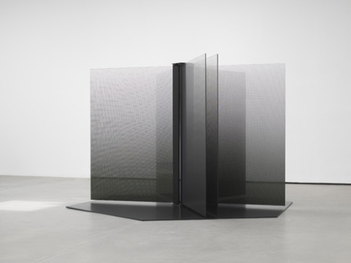 larameeee:  (via carsten nicolai)