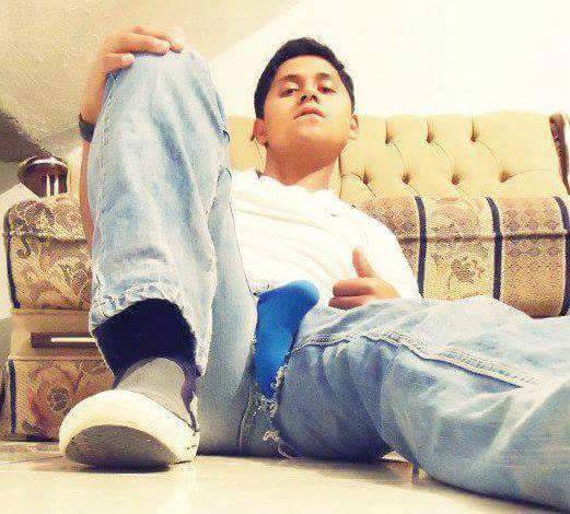 machitosmx:  Cachorro con ese pantalón agujerado me pone al cien