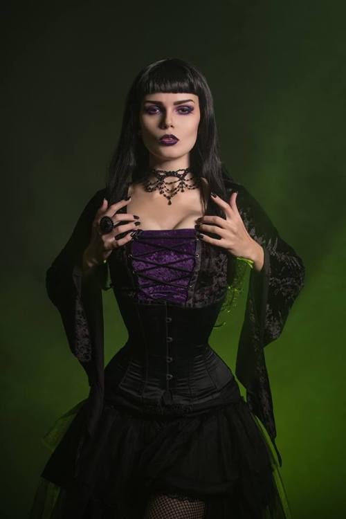 gothicandamazing: Model: Elisanth Photo: Alex ZatsepinWelcome to Gothic and Amazing |www.gothicandam