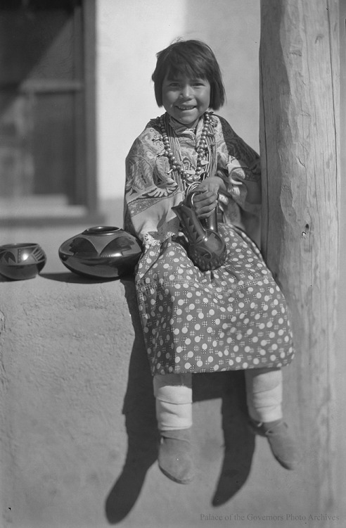 pogphotoarchives:Katy (Aguilar) Trujillo, Santa Clara Pueblo, New MexicoPhotographer: T. Harmon Park