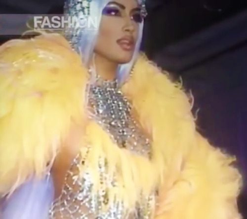 fuckrashida:Yasmeen at Thierry Mugler Fall/Winter 1991. 