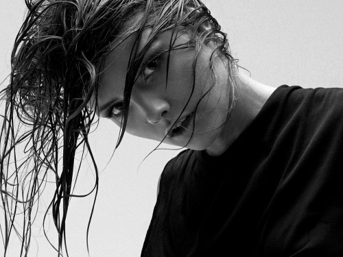 formesdelabeaute:  Caroline Kristiansen By Stefano Fabbri For The Libertine www.thelibertineezine.com