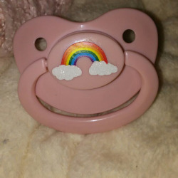 girlychu:  my paci!!