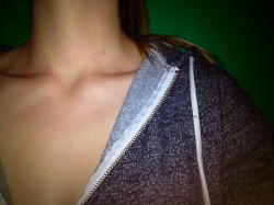 radicalravenclaw:  tbh i think my collarbones